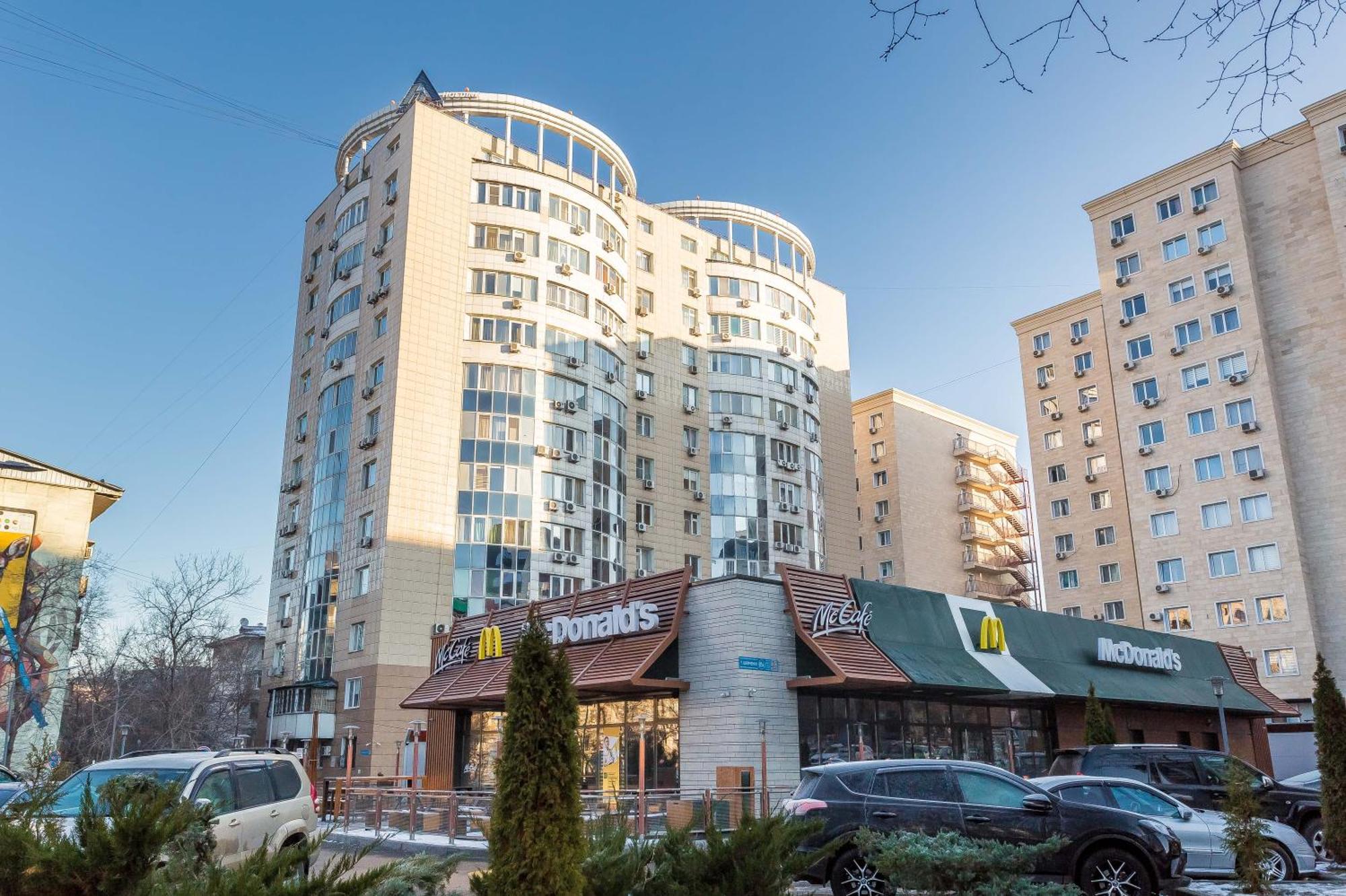 жк жастар атамекен центр города, отличная локация Apartment *